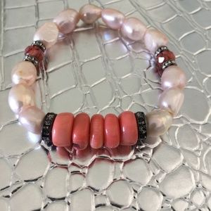 PEARL PINK AND BLACK STRETCH COSTUME BRACELET DAINTY AND ADDS JUST THE RIGHT WOW